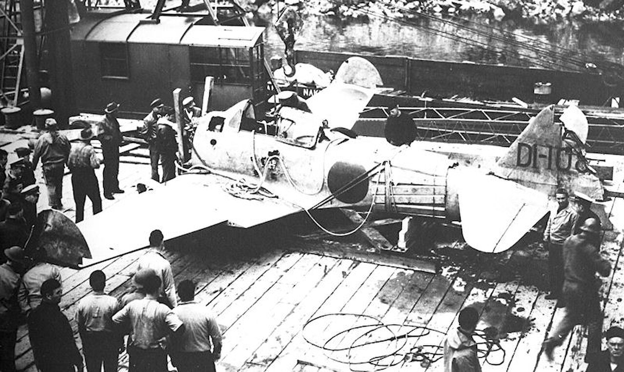 アクタン島で回収された零式艦上戦闘機（1942年6月、米軍撮影）
