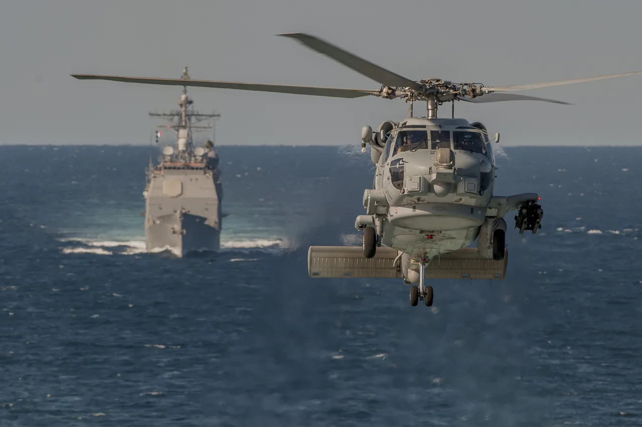 米海軍のMH-60Rシーホーク。機体全体が確認できる公式写真