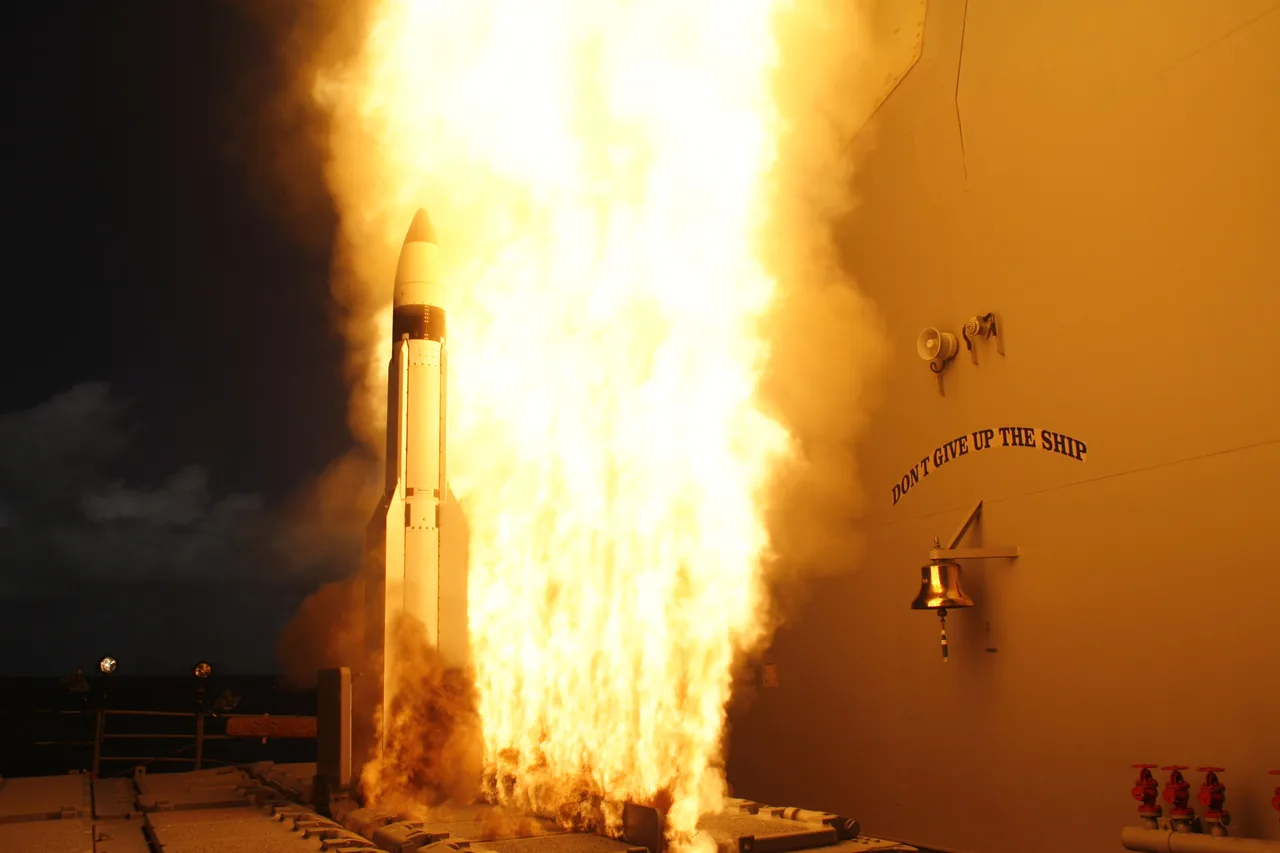 SM-3迎撃ミサイル、米国防総省が増産7年契約　日本のイージス艦にも直結